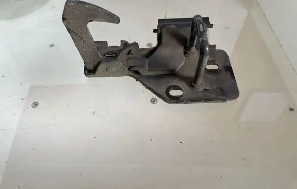 Seat Toledo III (5P) Engine bonnet/hood lock/latch loop/hook 5P0823480