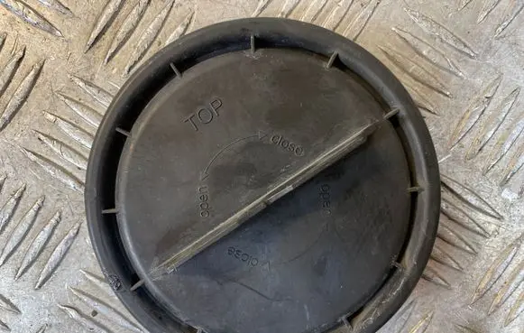 Headlight/headlamp dust cover