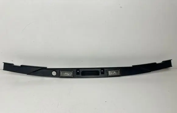 BMW 7 E65 E66 Trunk door license plate light bar 2589810
