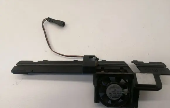 Mercedes-Benz CLS C219 Engine control unit/module fan 2116800572