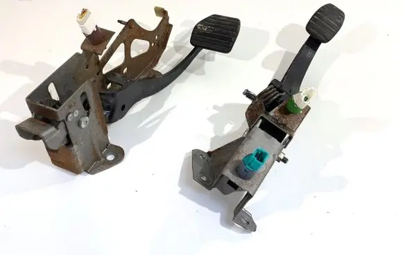 Mercedes-Benz Citan W415 Pedal assembly 465037304R