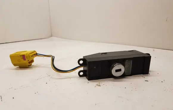 Passenger airbag on/off switch
