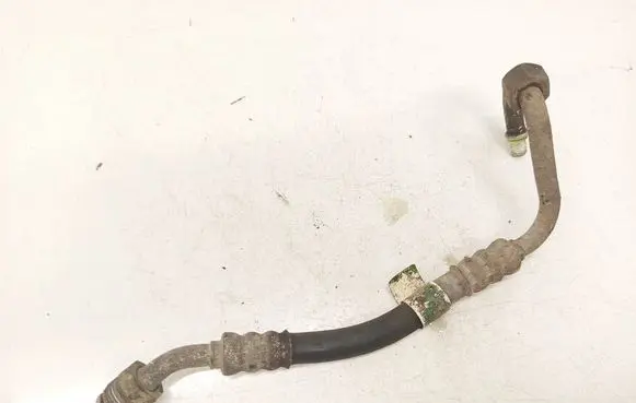 Volkswagen PASSAT B4 Air conditioning (A/C) pipe/hose 
