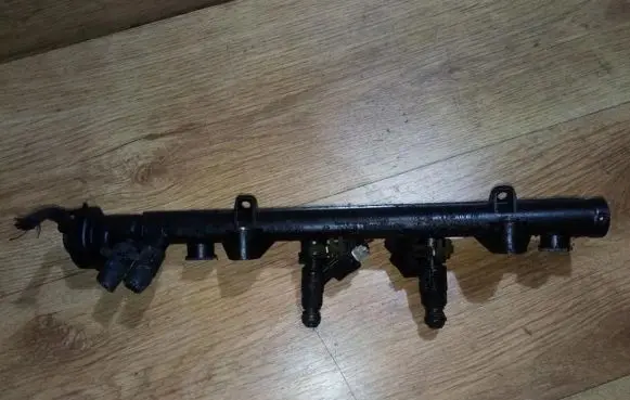 Fuel main line pipe