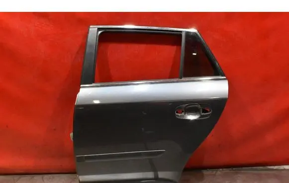 Toyota Avensis Verso Rear door 