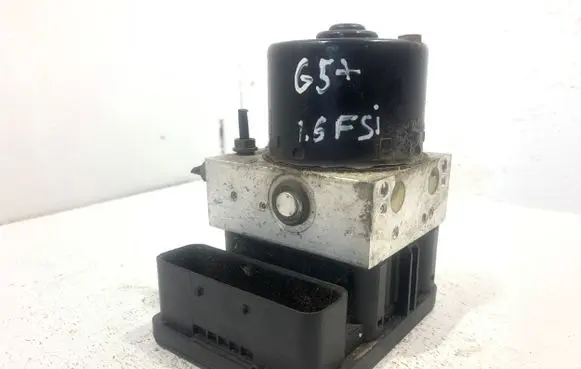 Volkswagen Golf Plus ABS Pump 1K0907379Q 00005305F3 10096003553