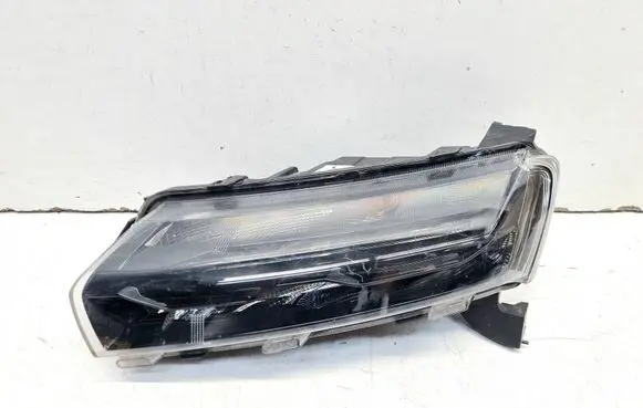 Dacia Spring Headlight/headlamp 266052417R