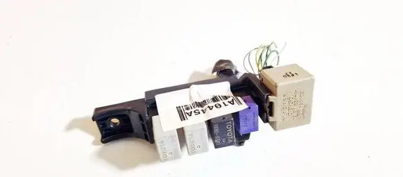Toyota Avensis T250 Fuse box set