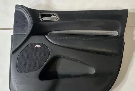 Dodge Durango Front door card panel trim 142994 4901690 6CV993X9AC