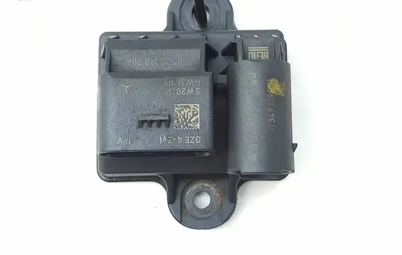 Mercedes-Benz E W212 Glow plug pre-heat relay A6519000900 0522120204