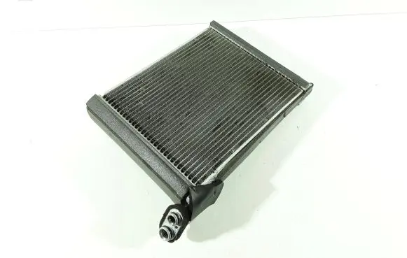 Toyota Yaris Air conditioning (A/C) radiator (interior) 