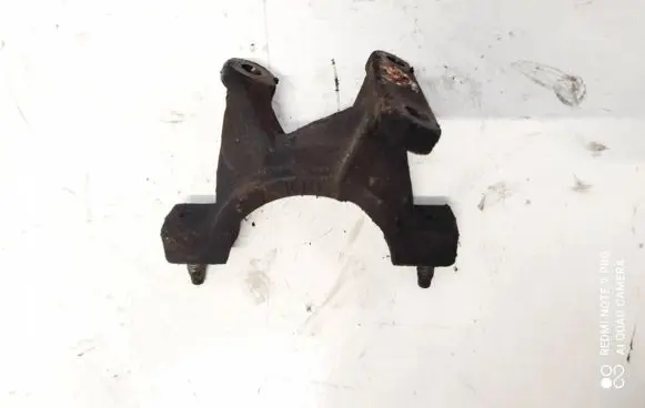 Ford Focus C-MAX Engine mounting bracket 4m513k305ea
