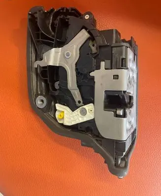 BMW X5 F15 Front door lock 7281937 51717281937