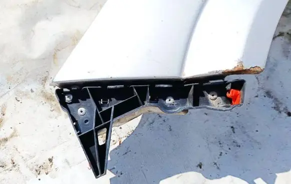 Opel Astra H Front bumper mounting bracket