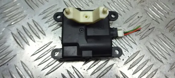 Nissan Primera A/C air flow flap actuator/motor 3C270-30840