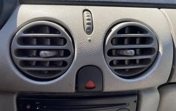 Renault Kangoo I Dash center air vent grill