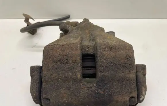 Skoda Octavia Mk2 (1Z) Front brake caliper