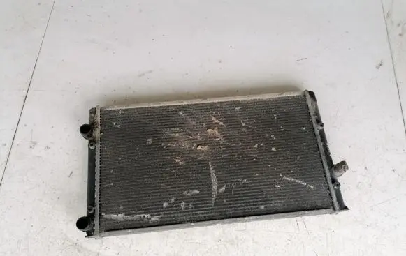 Volkswagen Golf III Coolant radiator