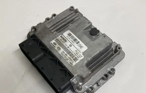 Hyundai Santa Fe Engine control unit/module 0281012669 3910127825 70CM3T4EI06S