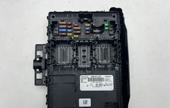Ford Kuga III Fuse box cover RU5T15604BJCC