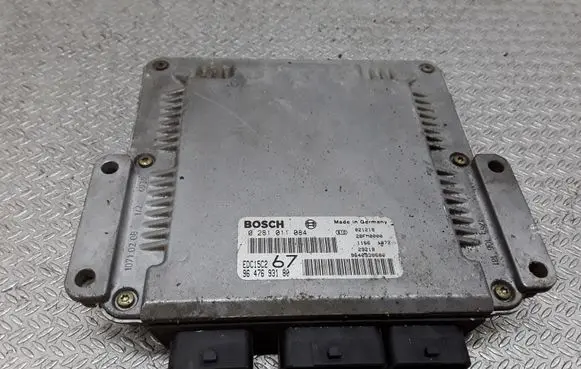 Citroen Xsara Picasso Engine control unit/module 0281011084 9647693180