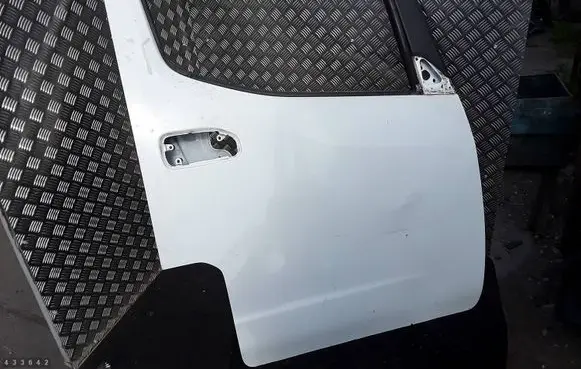 Nissan NV200 Front door