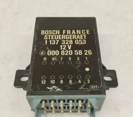 Mercedes-Benz E W124 Other relay 0008205826 A0008205826 1137328053