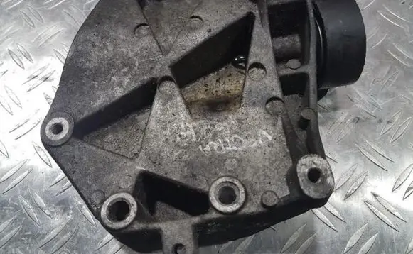 Opel Vectra C Engine mounting bracket 55187675
