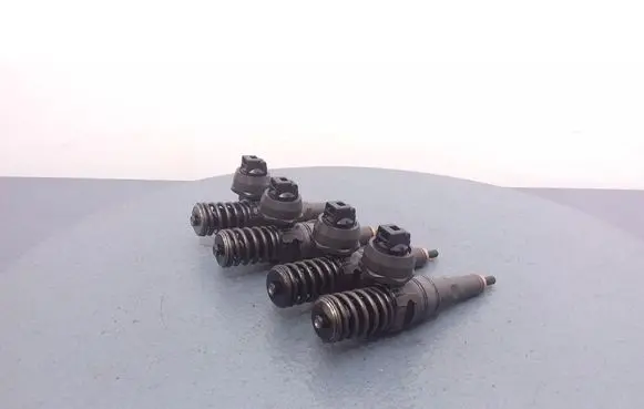 Fuel injector