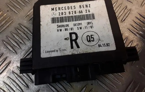 Mercedes-Benz C W203 Door control unit/module 2038206626 A2038206626