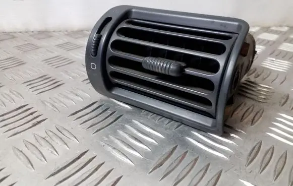 Fiat Ulysse Dash center air vent grill 1470018077