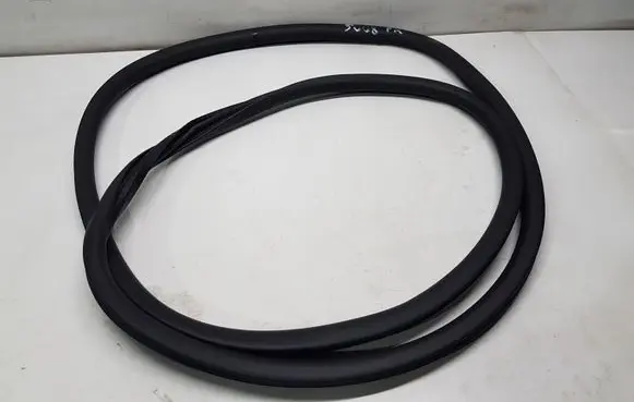 Peugeot 5008 II Rubber seal front door (on door) 9811537480