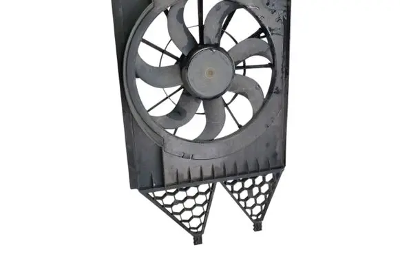 Volkswagen Polo Air conditioning (A/C) fan (condenser) 