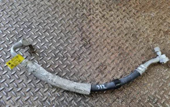 Jeep Grand Cherokee Air conditioning (A/C) pipe/hose 68217212AB