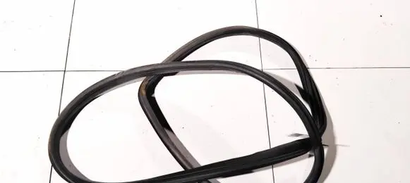 Opel Astra H Rubber seal front coupe door 