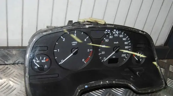 Opel Zafira A Speedometer (instrument cluster) 09228757