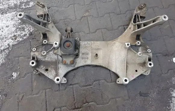 Jeep Cherokee Gearbox mounting bracket 04877643AD