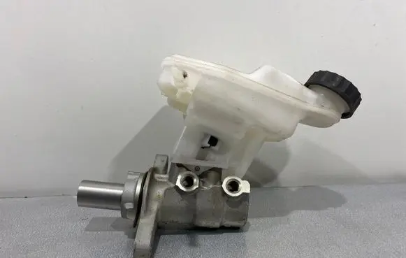 Peugeot 5008 Master brake cylinder 9807687080