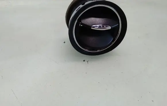 Ford Galaxy Dash center air vent grill