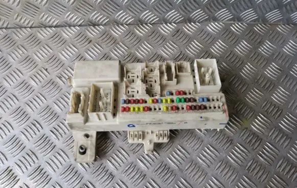 Mazda 3 I Fuse module BP4K66730E