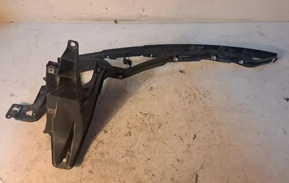 BMW X6 M Fender mounting bracket 7157983