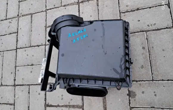 Mercedes-Benz A W176 Air filter box A6070900101