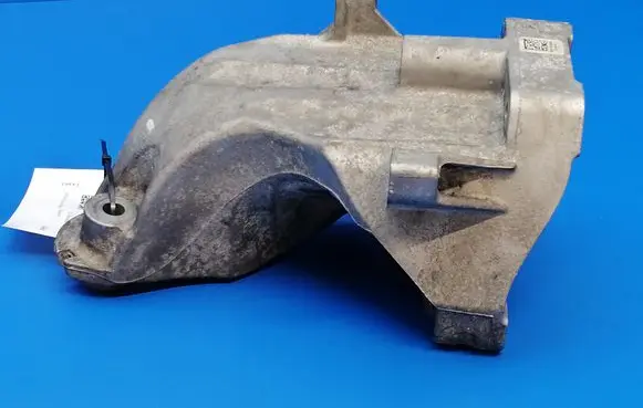 Mercedes-Benz E W212 Engine mounting bracket A6512230004