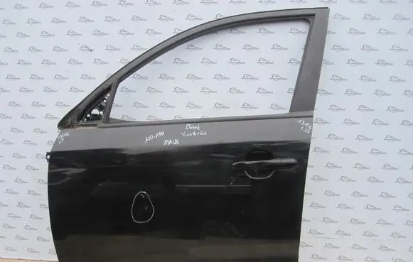 KIA Sorento Front door