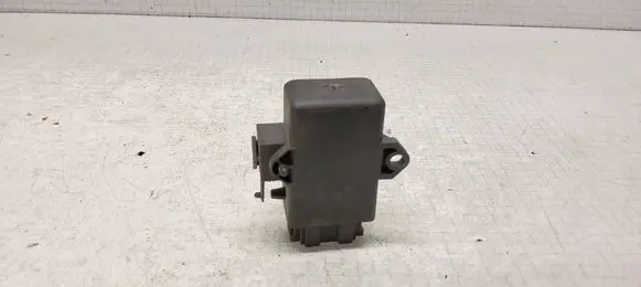 Volkswagen Caddy Seat heating relay 1K0959772