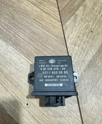 Mercedes-Benz E W211 Light module LCM 5DF00827805 A2118200985
