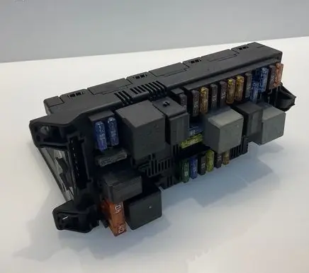 Mercedes-Benz E W211 Fuse module 2115457301 21640313604 A2115457301