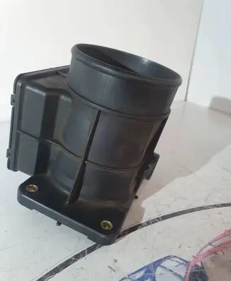 Mitsubishi Pajero Mass air flow meter E5T08071 4821Z03