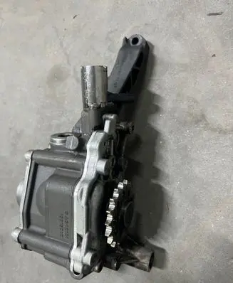 Mercedes-Benz S W222 Oil pump A6421811347