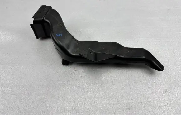 Audi Q7 4M Air intake hose/pipe 4M1819151